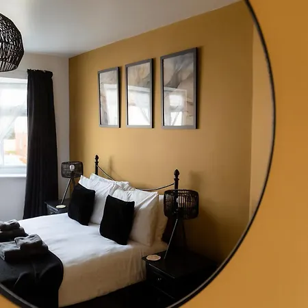 Spacious Family With Pets Welcome, Garden And Hot Tub Available * هاروغايت