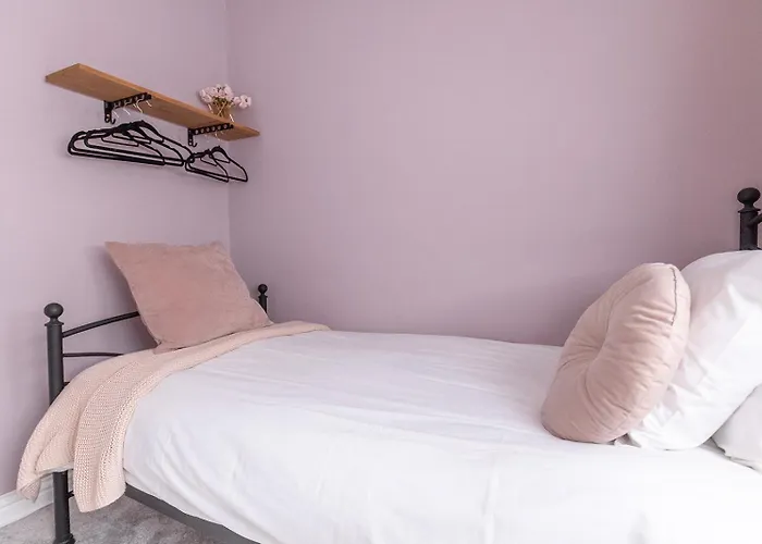 3br Family & Pet Friendly & Parking *