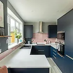 بيت للعطل 3br Family & Pet Friendly & Parking *
