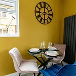 3br Family & Pet Friendly & Parking بيت للعطل *